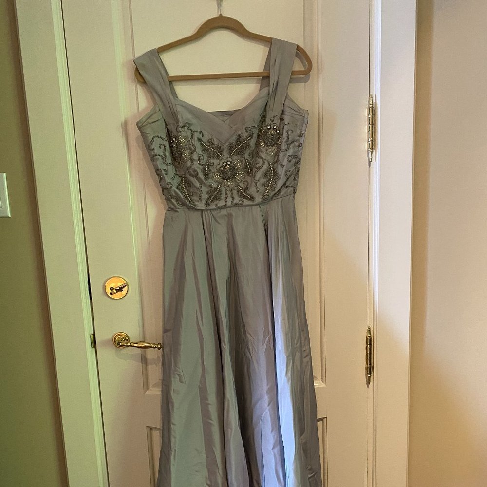 VINTAGE EVENING DRESS - Beaded Embroidery